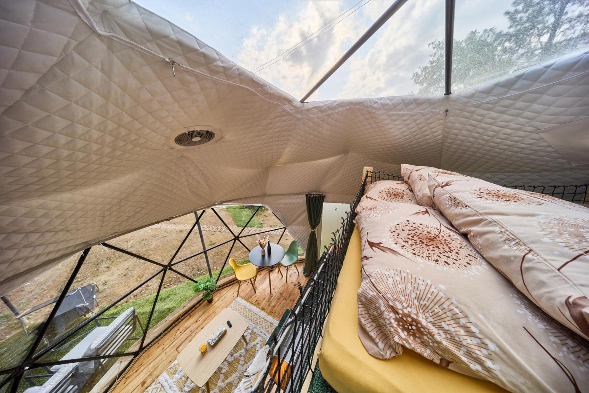 Glamping Slapy Hotel Exterior photo